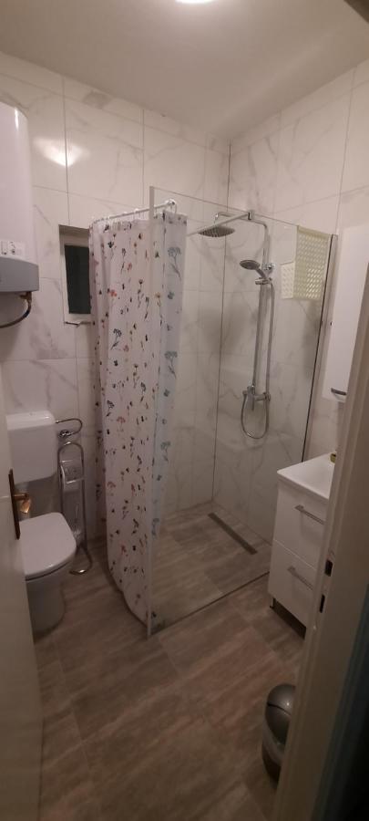 Apartmani "Alenka" Primošten Eksteriør billede