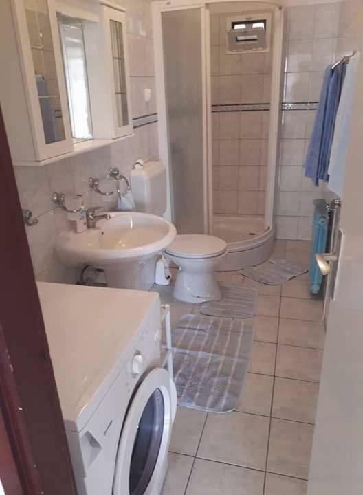 Apartmani "Alenka" Primošten Eksteriør billede