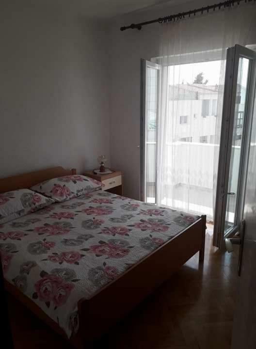 Apartmani "Alenka" Primošten Eksteriør billede