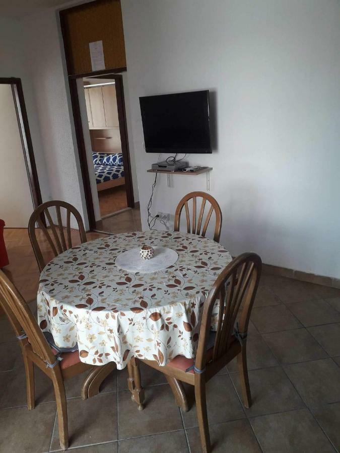Apartmani "Alenka" Primošten Eksteriør billede